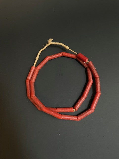Vintage handelskralen ketting uit Ghana rood