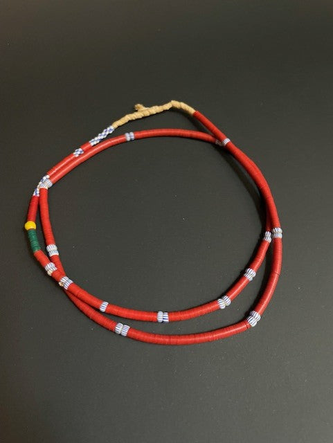 Vintage handelskralen ketting uit Ghana rood