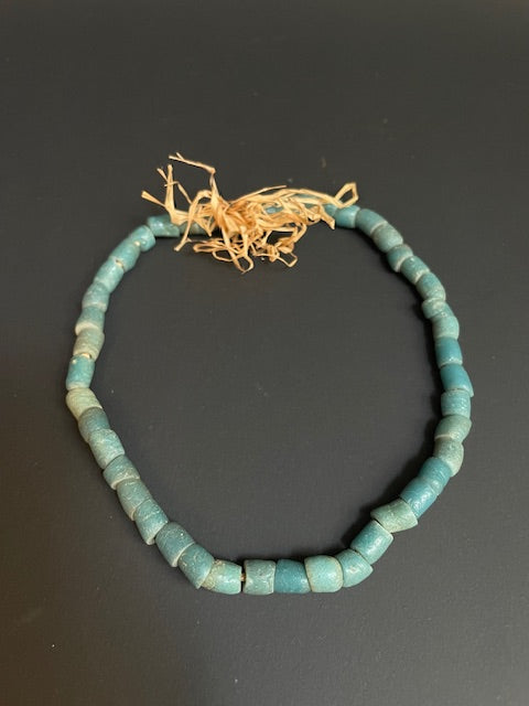 Vintage handelskralen streng uit Ghana blauw
