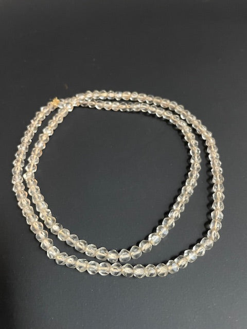 Vintage handelskralen ketting uit Ghana transparant