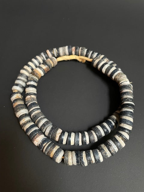 Long vintage tradebeads necklace from Ghana grey-white