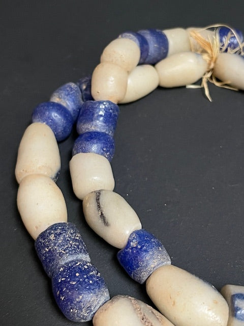 Vintage tradebead necklace from Ghana white-blue