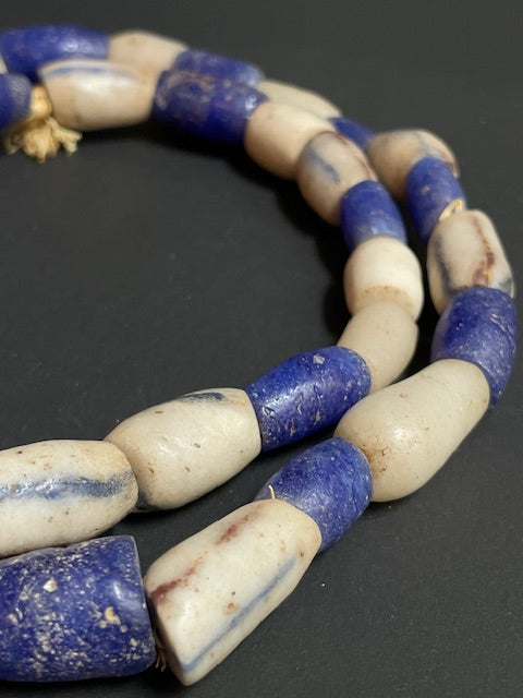 Vintage tradebead necklace from Ghana white-blue