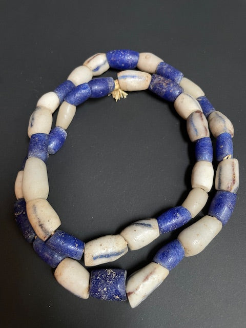 Vintage tradebead necklace from Ghana white-blue