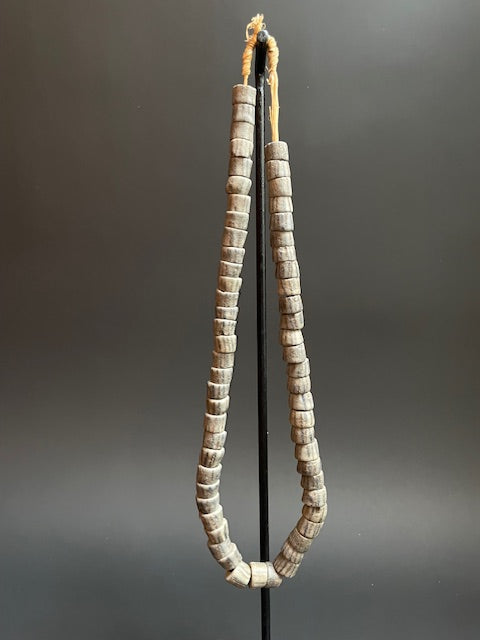Long vintage tradebeads necklace from Ghana grey
