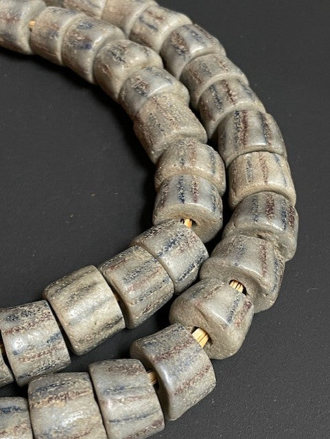 Long vintage tradebeads necklace from Ghana grey
