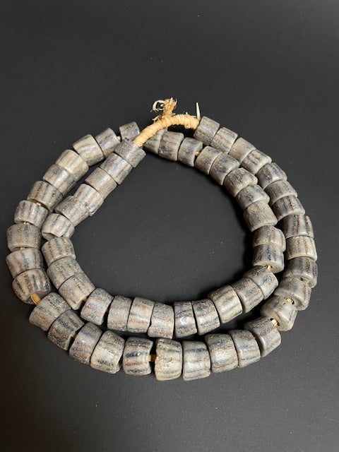 Long vintage tradebeads necklace from Ghana grey