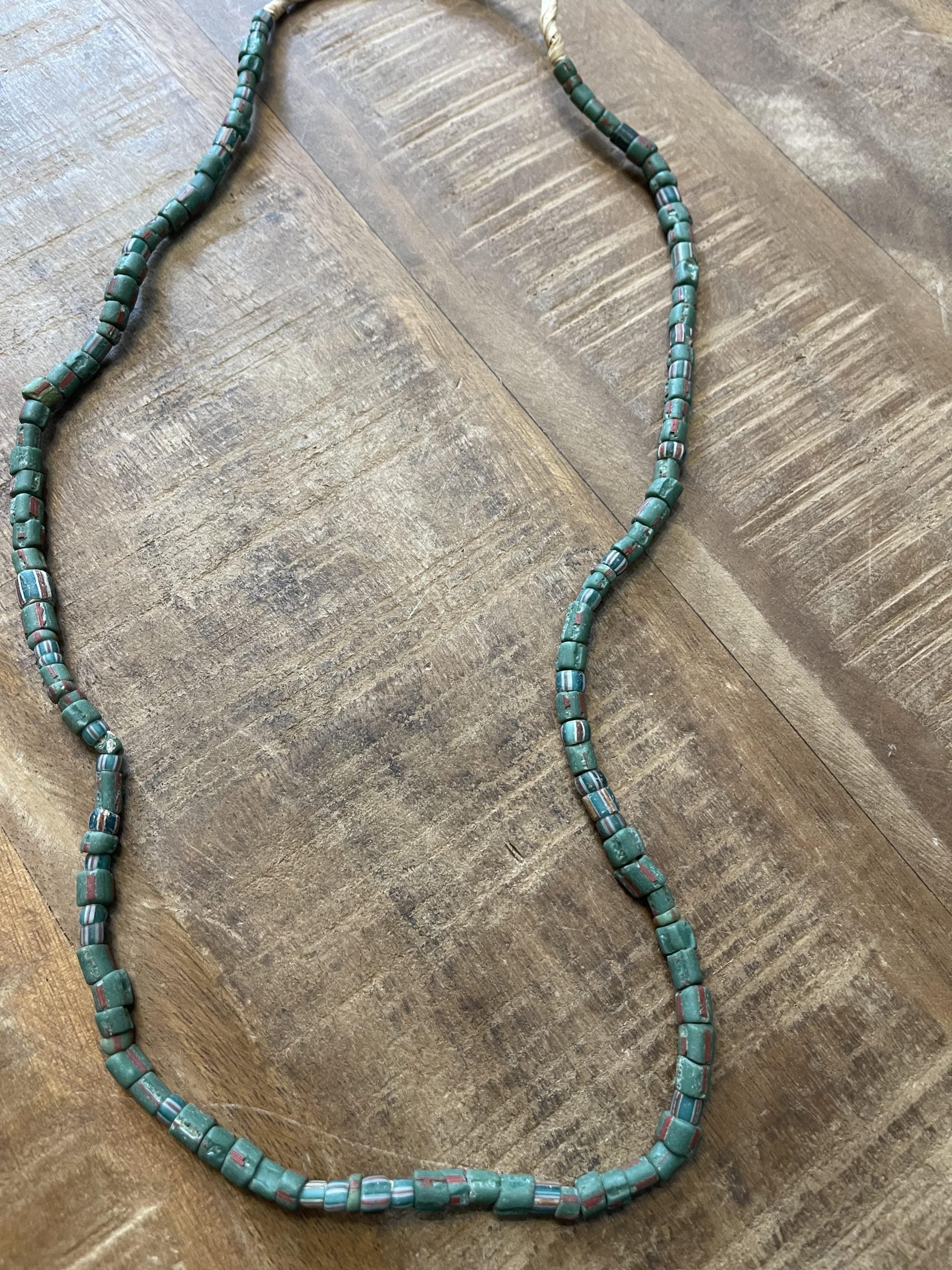 Vintage handelskralen ketting uit Ghana groen - Rootz Gallery