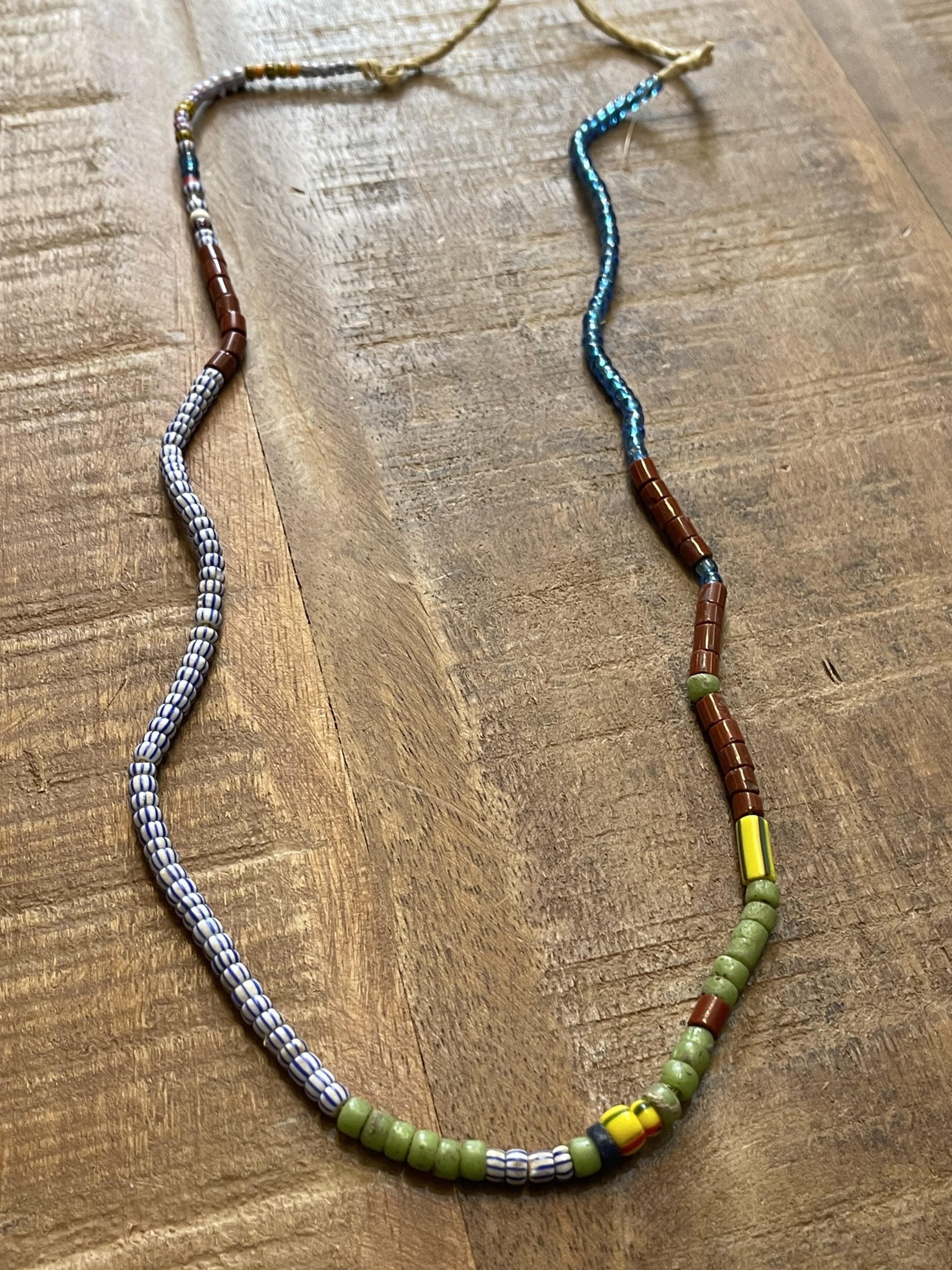 Vintage handelskralen ketting uit Ghana mix - Rootz Gallery