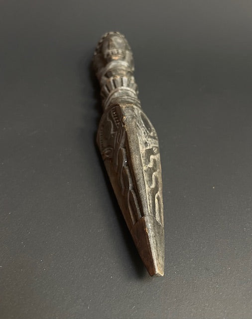 Phurba en bois du Népal