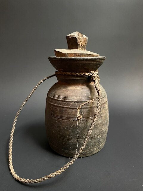 Pot à lait de yack de l'Himalaya