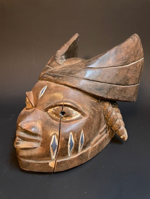 Masque casque articulé des Yoruba du Nigeria
